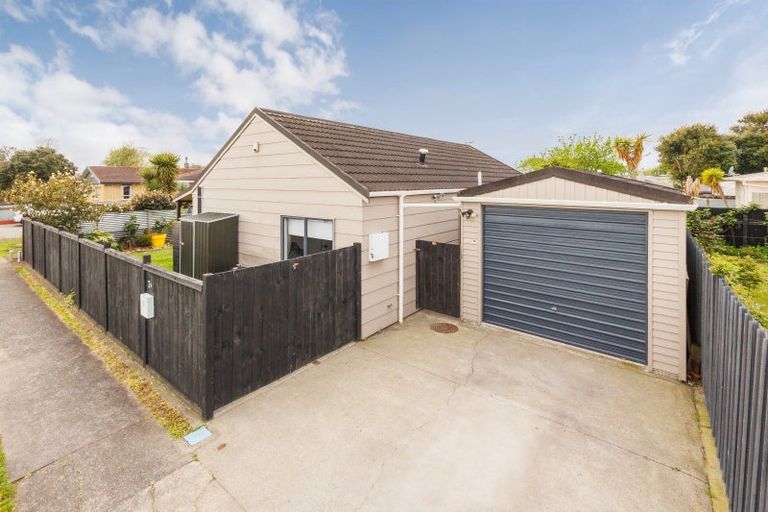 Photo of property in 2a Rutland Place, Milson, Palmerston North, 4414