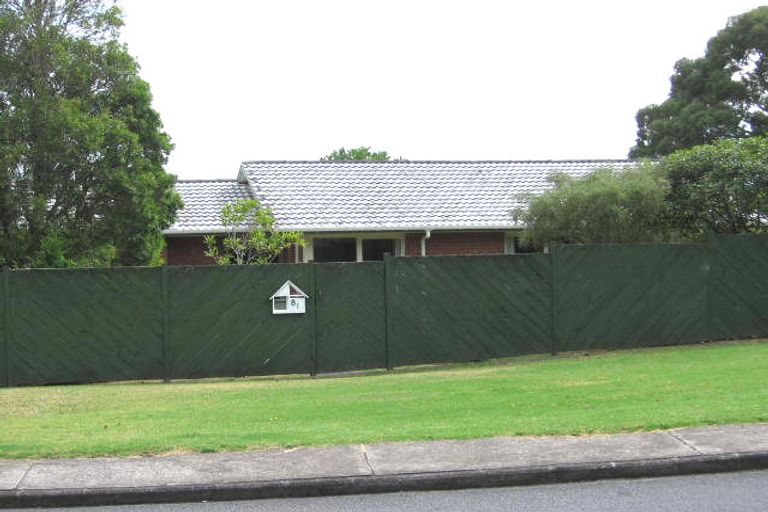 Photo of property in 81 Avonleigh Road, Green Bay, Auckland, 0604