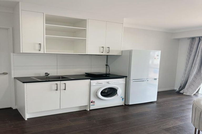 Photo of property in 27 Korihi Drive, Swanson, Auckland, 0614