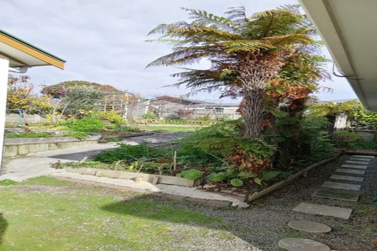 Photo of property in 28 Langdale Avenue, Paraparaumu, 5032