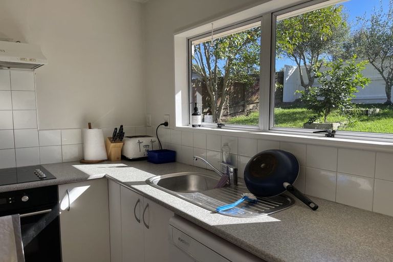 Photo of property in 81 Kemp Road, Massey, Auckland, 0614