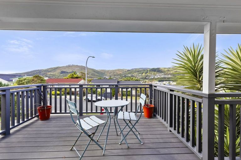 Photo of property in 70 Fyvie Avenue, Tawa, Wellington, 5028