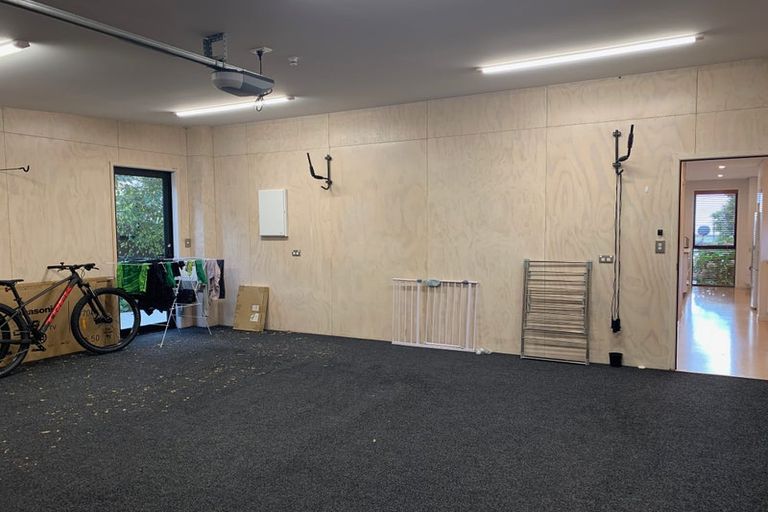 Photo of property in 2/28 Bayly Road, Moturoa, New Plymouth, 4310