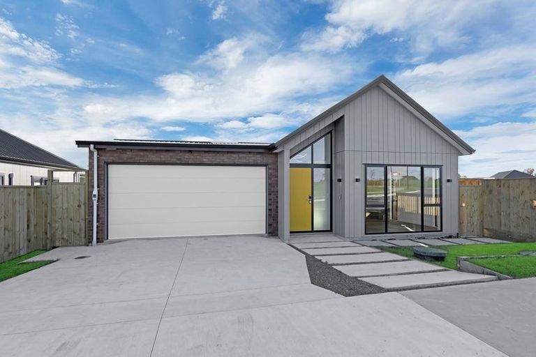 Photo of property in 8 Kobe Street, Karaka, 2580