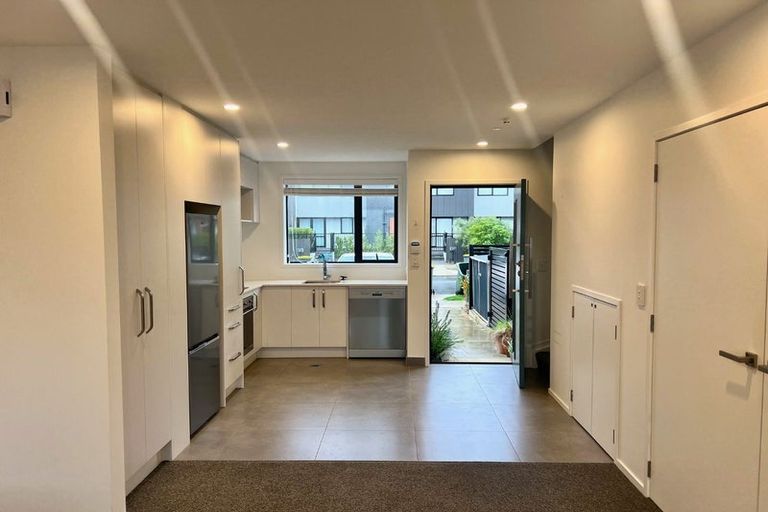Photo of property in 40 Cessna Crescent, Mangere, Auckland, 2022