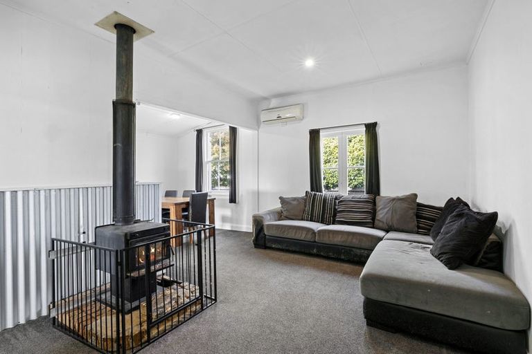 Photo of property in 15 Standish Street, Westown, New Plymouth, 4310