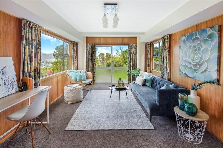 Photo of property in 28 City View Grove, Harbour View, Lower Hutt, 5010