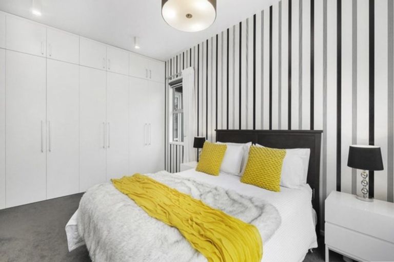 Photo of property in 37 Royal Park Drive, Parklands, Christchurch, 8083