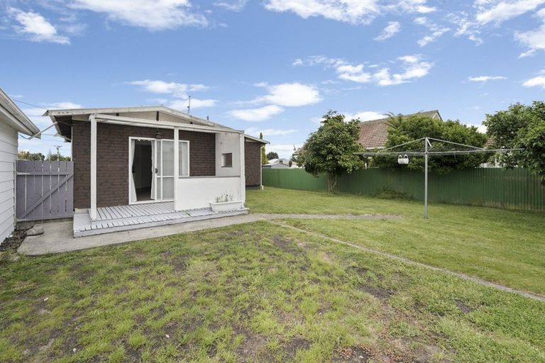 Photo of property in 22 Mako Mako Road, Levin, 5510