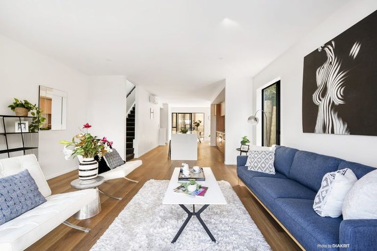 Photo of property in 29 Cathie Place, Karori, Wellington, 6012