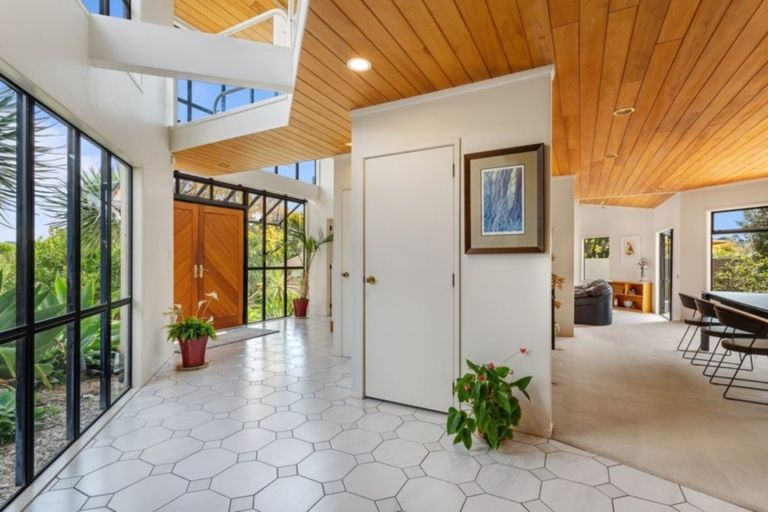 Photo of property in 3 Scorpio Place, Windsor Park, Auckland, 0632