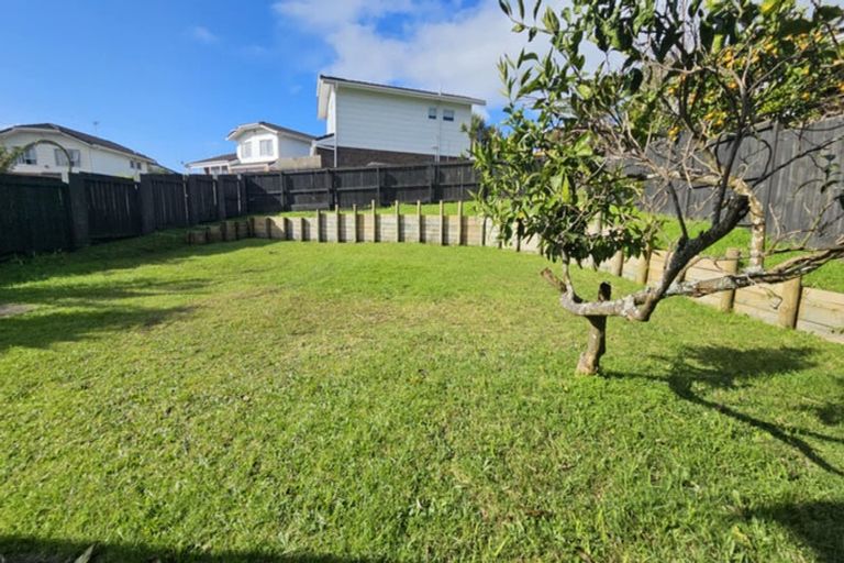 Photo of property in 2/25 Moire Road, Massey, Auckland, 0614
