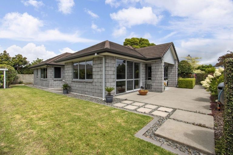 Photo of property in 60 Kayelene Place, Omokoroa, 3114