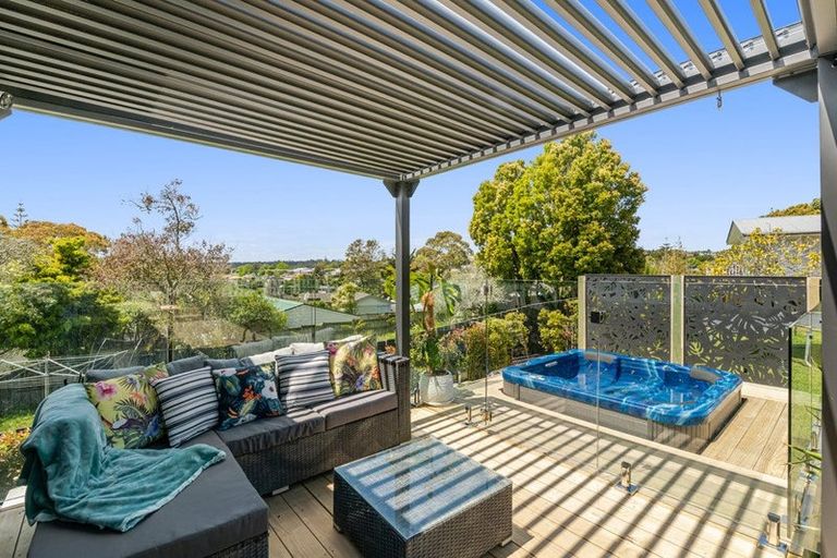 Photo of property in 25 Japonica Drive, Beach Haven, Auckland, 0626
