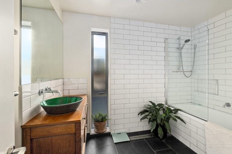 Photo of property in 33 Marama Crescent, Mount Pleasant, Christchurch, 8081