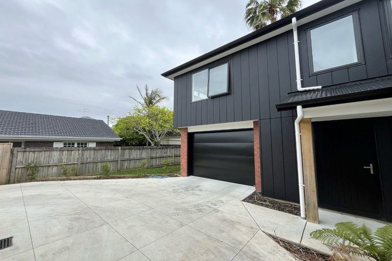 Photo of property in 6c Jern Place, Eastern Beach, Auckland, 2012