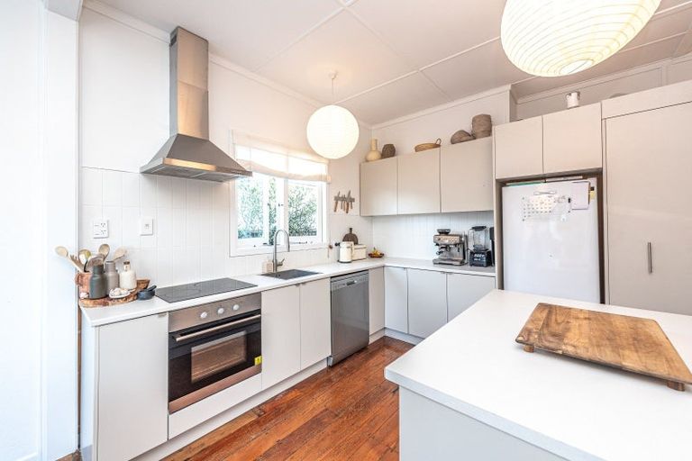 Photo of property in 113 Cornfoot Street, Castlecliff, Whanganui, 4501