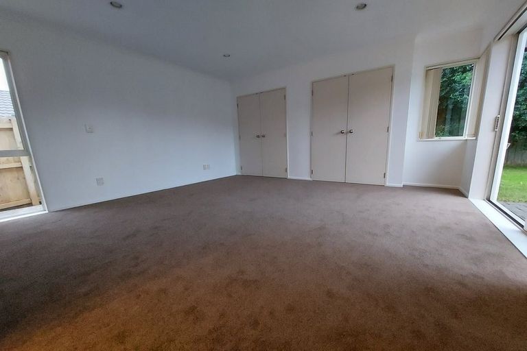 Photo of property in 6 Magee Place, East Tamaki Heights, Auckland, 2016