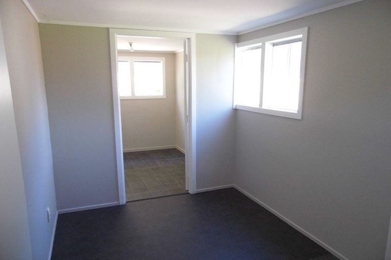 Photo of property in 1 Edgware Road, West Harbour, Auckland, 0618