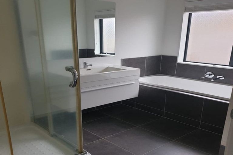 Photo of property in 15 Hector Drive, Rototuna North, Hamilton, 3210