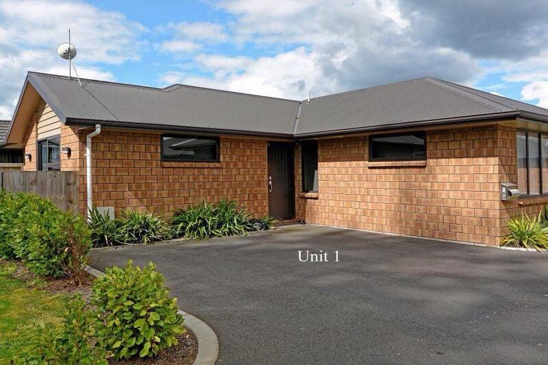 Photo of property in 1/102 Old Farm Road, Hamilton East, Hamilton, 3216