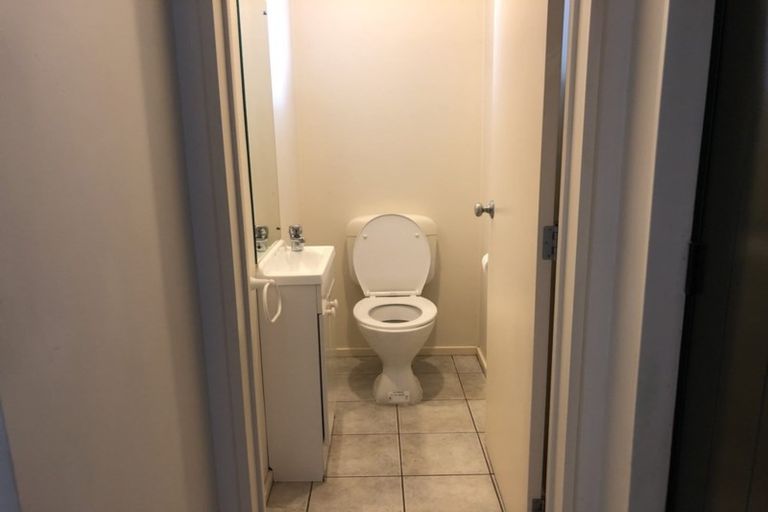 Photo of property in 11/3 Orwell Road, Greenhithe, Auckland, 0632