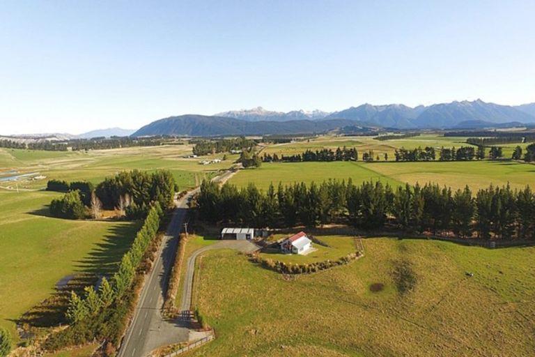 Photo of property in 1059 Hillside Manapouri Road, Manapouri, Te Anau, 9679