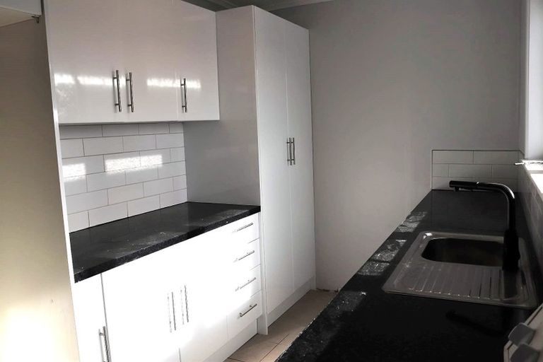 Photo of property in 579 East Coast Road, Browns Bay, Auckland, 0630