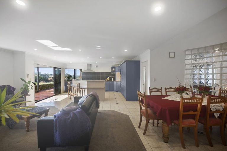 Photo of property in 384 Pine Valley Road, Dairy Flat, Silverdale, 0992