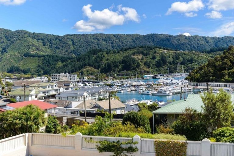 Photo of property in 4a Rutland Street, Picton, 7220