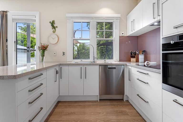 Photo of property in 108 Mays Road, St Albans, Christchurch, 8052