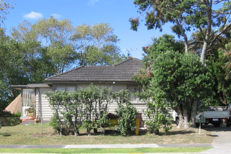 Photo of property in 191 East Coast Road, Castor Bay, Auckland, 0620