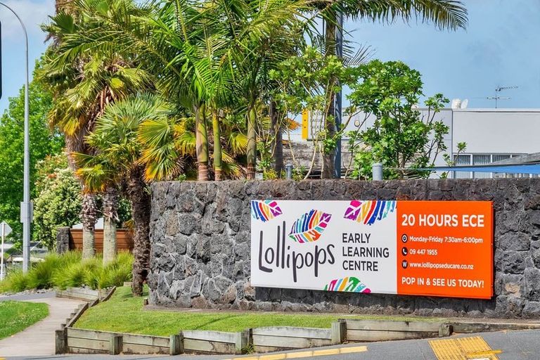 Photo of property in 5/372 Rosedale Road, Rosedale, Auckland, 0632