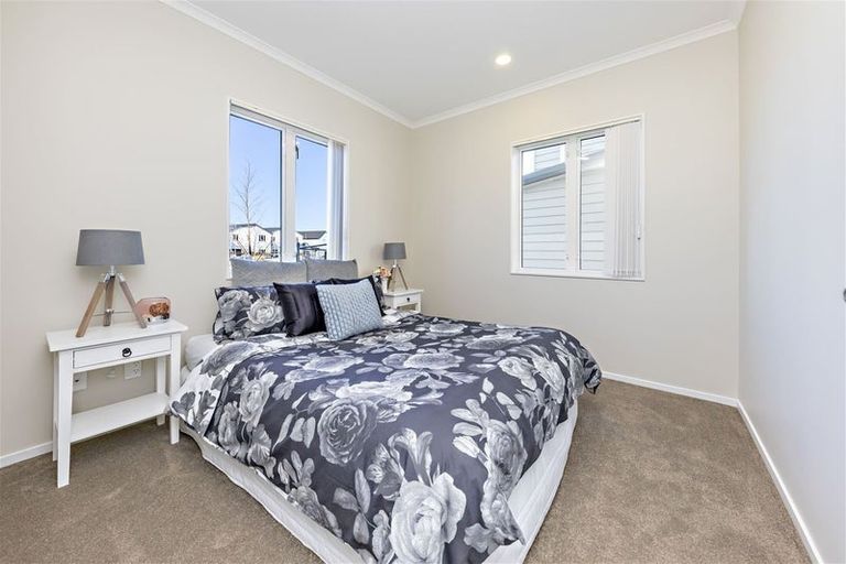 Photo of property in 14 Warbler Crescent, Papakura, 2110