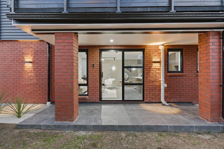 Photo of property in 716a Massey Road, Mangere, Auckland, 2022