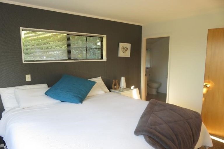 Photo of property in 9 Trinidad Crescent, Grenada Village, Wellington, 6037