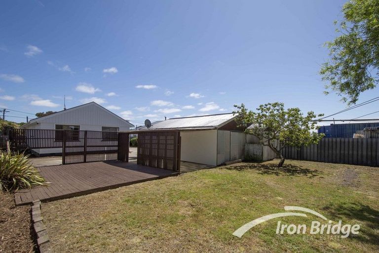 Photo of property in 21 Griffiths Avenue, Linwood, Christchurch, 8062