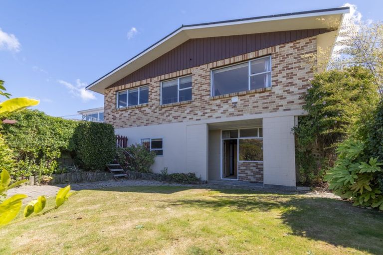 Photo of property in 7 Rembrandt Avenue, Tawa, Wellington, 5028