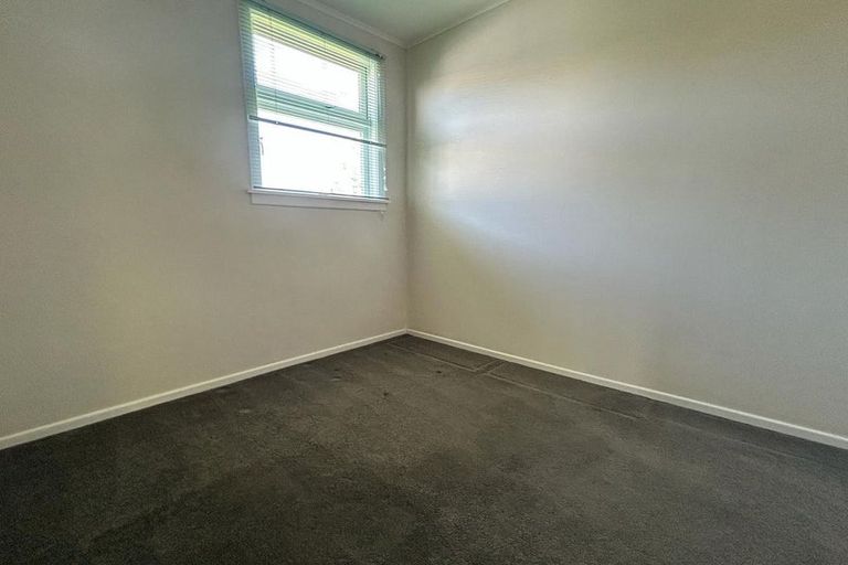 Photo of property in 106 Lincoln Park Avenue, Massey, Auckland, 0614