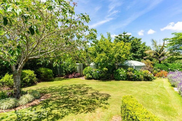 Photo of property in 11 Te Pahi River Drive, Paparoa, Maungaturoto, 0583