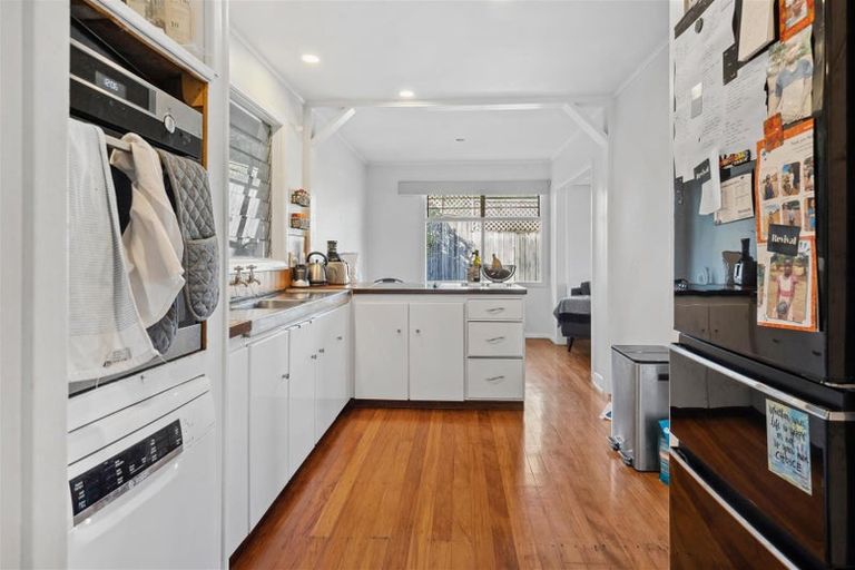 Photo of property in 8 James Grove, Stokes Valley, Lower Hutt, 5019