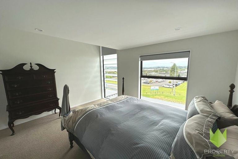 Photo of property in 28 Memorial Park Lane, Hobsonville, Auckland, 0618