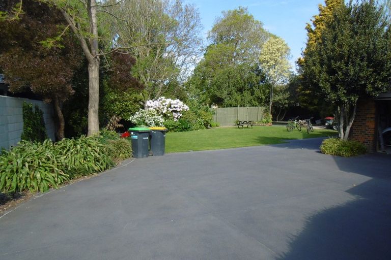 Photo of property in 82b Avonhead Road, Avonhead, Christchurch, 8042