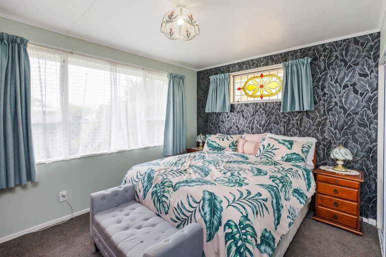 Photo of property in 43 Benmore Avenue, Cloverlea, Palmerston North, 4412