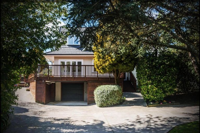 Photo of property in 18 Middleton Road, Johnsonville, Wellington, 6037