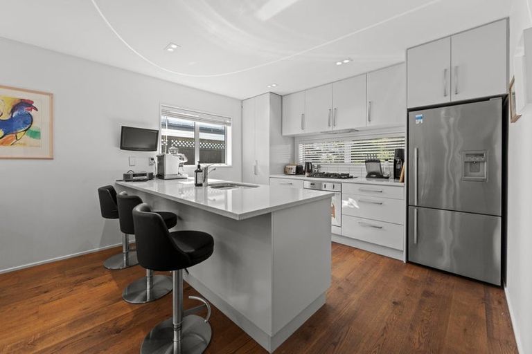 Photo of property in 35b Holly Road, St Albans, Christchurch, 8014