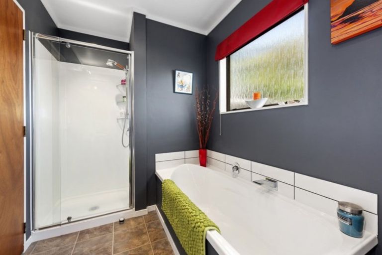 Photo of property in 13 Whitechapel Grove, Stokes Valley, Lower Hutt, 5019