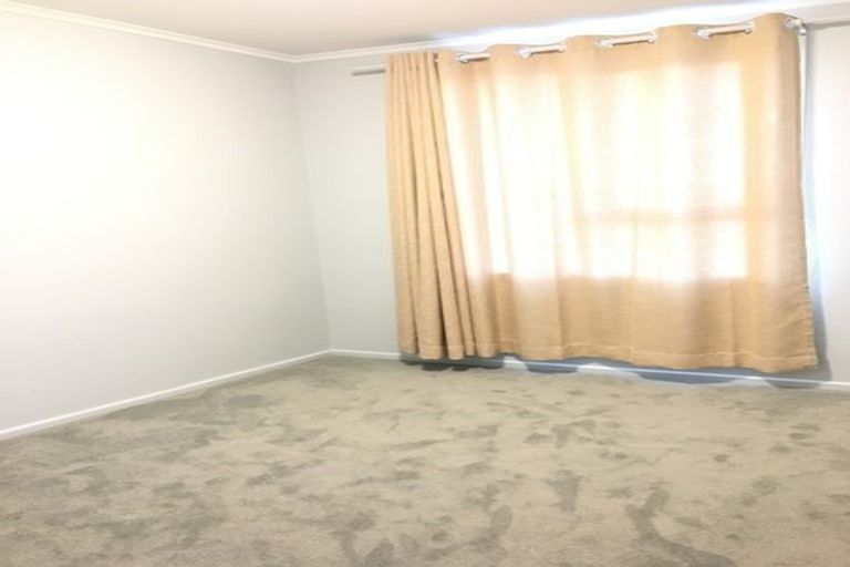 Photo of property in 16 Geordie Street, Henderson, Auckland, 0612