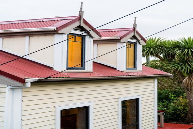 Photo of property in 2 Waireka Street, Ravensbourne, Dunedin, 9022