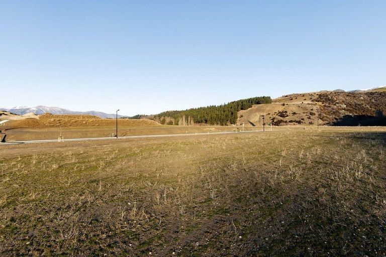 Photo of property in 10 Lake Mckay Drive, Luggate, 9382